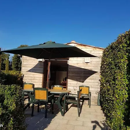 Chalet De Charme Climatise Sur La Route Du Ventoux Carpentras Exterior photo